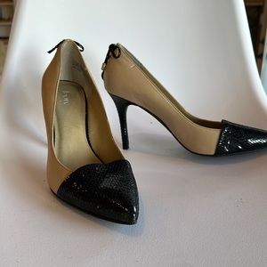 Tan Levity Pump with Black Snakeskin Top & Sexy Tie Back - Size 8.5